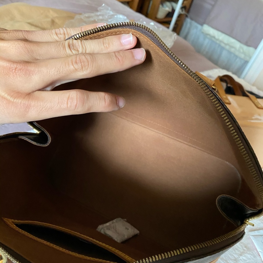 Louis Vuitton alma monogram - Picture 6 of 11